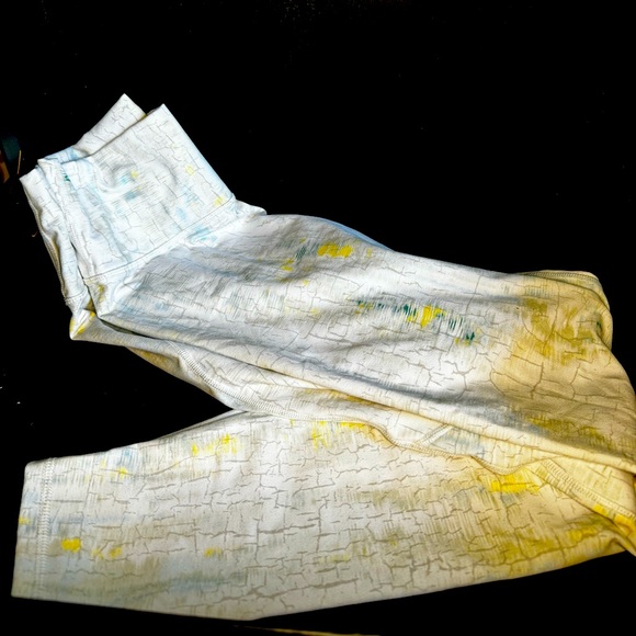 Fabletics, Define PowerHold® High-Waisted Legging, excellent used condition - Picture 8 of 8